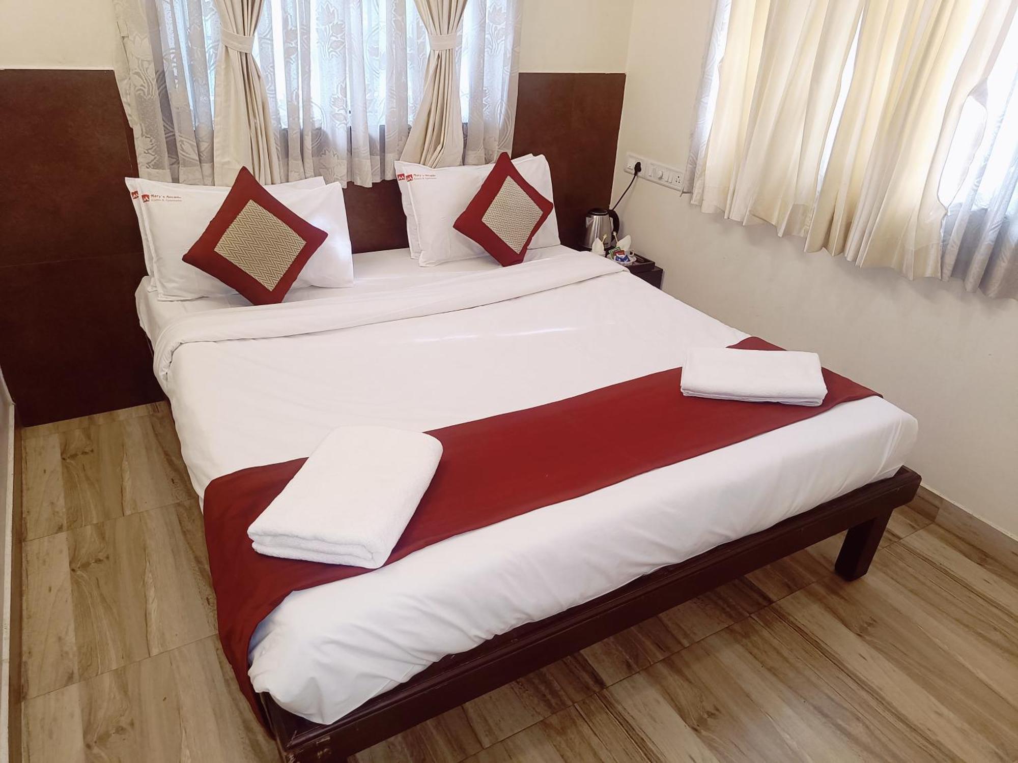 Hotel Marys Arcade Thanjavur Esterno foto